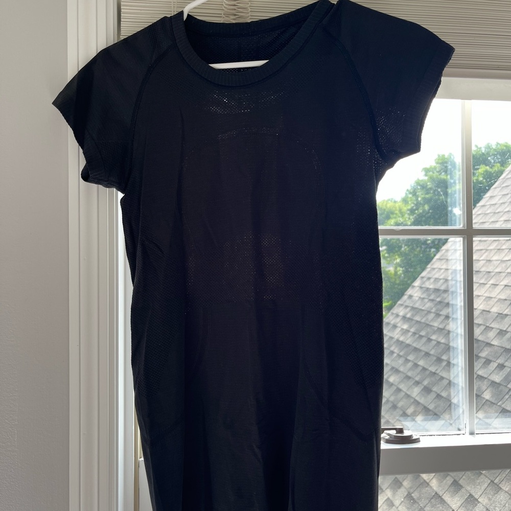 lululemon athletica Black Short Sleeve Tee